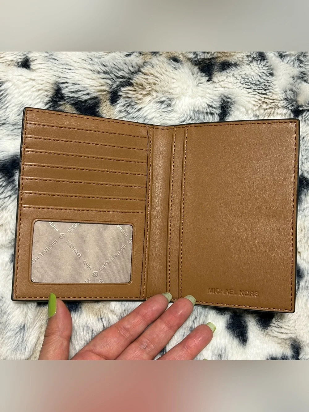 NWOT Michael Kors Pasaport Holder - Picture 3 of 7